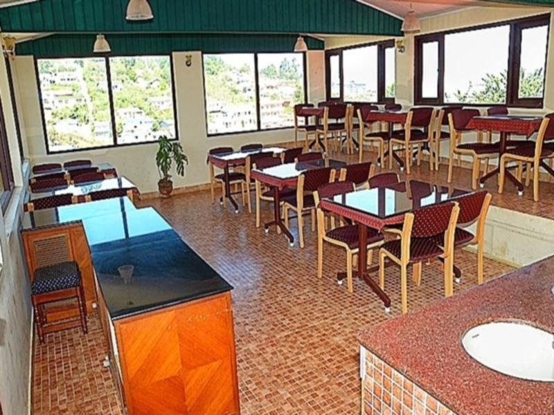 Pine Borough Inn Кодайканал Экстерьер фото